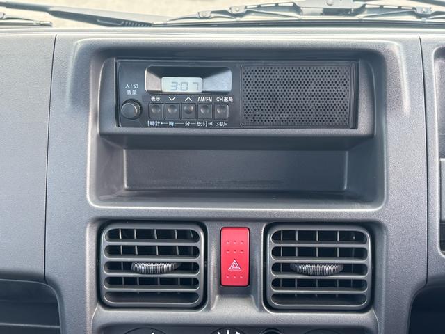 キャリイトラック ＫＣエアコン・パワステ農繁　７型　ＡＭ／ＦＭラジオ　キーレス　デュアルカメラブレーキ｜アイドリングストップシステム｜アッパーメンバーガード｜ハロゲンヘッドランプ｜オートライトシステム｜パワーウィンドー｜電波式キーレスエントリー｜（10枚目）