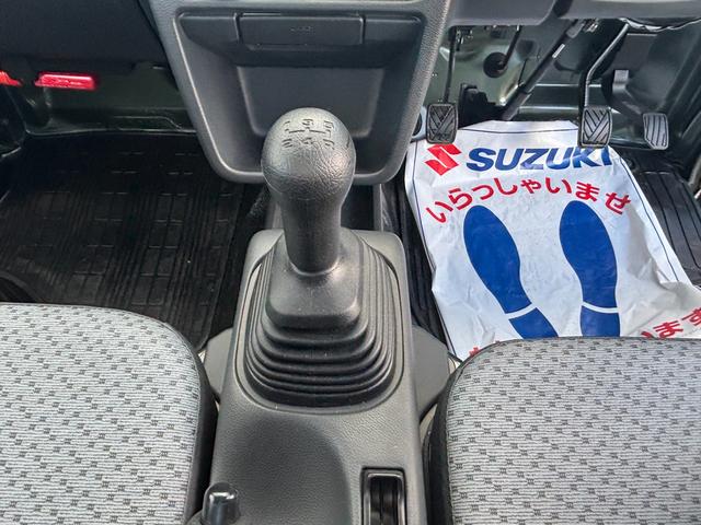 キャリイトラック ＫＣエアコン・パワステ農繁　７型　ＡＭ／ＦＭラジオ　キーレス　デュアルカメラブレーキ｜アイドリングストップシステム｜アッパーメンバーガード｜ハロゲンヘッドランプ｜オートライトシステム｜パワーウィンドー｜電波式キーレスエントリー｜（11枚目）