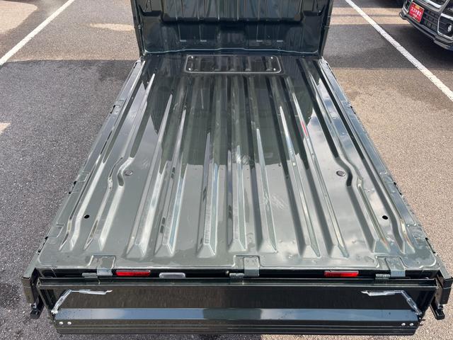 キャリイトラック ＫＣエアコン・パワステ農繁　７型　ＡＭ／ＦＭラジオ　キーレス　デュアルカメラブレーキ｜アイドリングストップシステム｜アッパーメンバーガード｜ハロゲンヘッドランプ｜オートライトシステム｜パワーウィンドー｜電波式キーレスエントリー｜（19枚目）