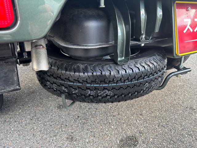 キャリイトラック ＫＣエアコン・パワステ農繁　７型　ＡＭ／ＦＭラジオ　キーレス　デュアルカメラブレーキ｜アイドリングストップシステム｜アッパーメンバーガード｜ハロゲンヘッドランプ｜オートライトシステム｜パワーウィンドー｜電波式キーレスエントリー｜（23枚目）
