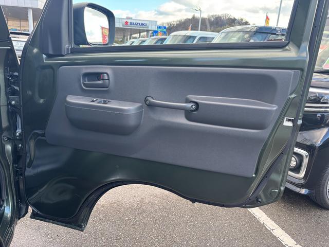 キャリイトラック ＫＣエアコン・パワステ農繁　７型　ＡＭ／ＦＭラジオ　キーレス　デュアルカメラブレーキ｜アイドリングストップシステム｜アッパーメンバーガード｜ハロゲンヘッドランプ｜オートライトシステム｜パワーウィンドー｜電波式キーレスエントリー｜（29枚目）