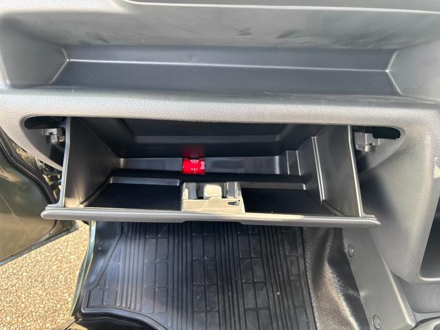 キャリイトラック ＫＣエアコン・パワステ農繁　７型　ＡＭ／ＦＭラジオ　キーレス　デュアルカメラブレーキ｜アイドリングストップシステム｜アッパーメンバーガード｜ハロゲンヘッドランプ｜オートライトシステム｜パワーウィンドー｜電波式キーレスエントリー｜（44枚目）