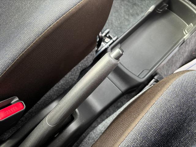 アルト Ｌ　２型　オーディオレス　ＬＥＤヘッドランプ　キーレス　デュアルカメラブレーキ｜ＬＥＤヘッドランプ｜電動格納式ドアミラー｜フルオートエアコン｜全面ＵＶカット機能付ガラス｜シートヒーター｜電波式キーレスエントリー｜（48枚目）