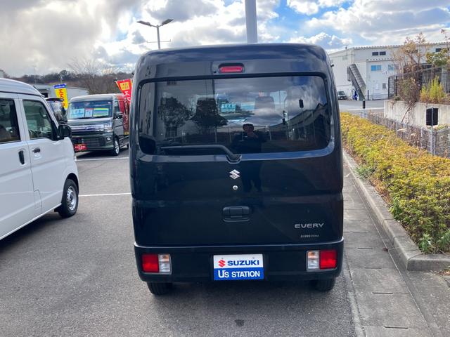 エブリイ ＰＡリミテッド　６型　衝突被害軽減ブレーキ　両側スライドドア　デュアルカメラブレーキ｜後退時ブレーキサポート｜ハロゲンヘッドランプ｜アイドリングストップシステム｜マニュアルエアコン｜電波式キーレスエントリー｜ＵＳＢ電源ソケット｜（5枚目）