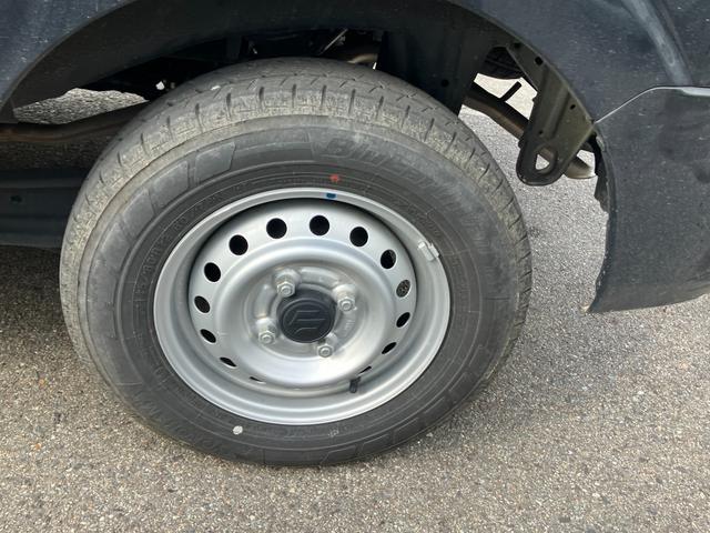 エブリイ ＰＡリミテッド　６型　衝突被害軽減ブレーキ　両側スライドドア　デュアルカメラブレーキ｜後退時ブレーキサポート｜ハロゲンヘッドランプ｜アイドリングストップシステム｜マニュアルエアコン｜電波式キーレスエントリー｜ＵＳＢ電源ソケット｜（21枚目）