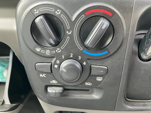 エブリイ ＰＡリミテッド　６型　衝突被害軽減ブレーキ　両側スライドドア　デュアルカメラブレーキ｜後退時ブレーキサポート｜ハロゲンヘッドランプ｜アイドリングストップシステム｜マニュアルエアコン｜電波式キーレスエントリー｜ＵＳＢ電源ソケット｜（39枚目）