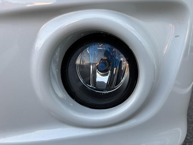 �������������Ă���܂��ԗ��́C�X�Y�L���c�㗝�X�̓��Ђ����M�������Ă����߂ł���f�B�[���[���ÎԂł��B