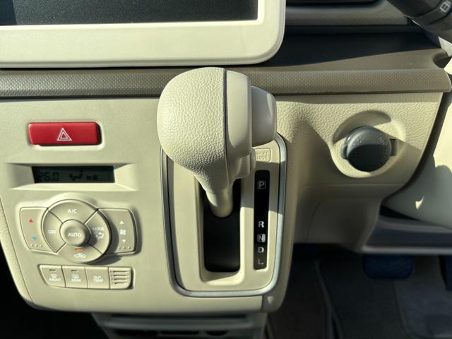 アルトラパン ＨＹＢＲＩＤ　Ｌ　６型　衝突被害軽減ブレーキ　ＬＥＤライト　デュアルセンサーブレーキＩＩ｜ＬＥＤヘッドランプ｜フルホイールキャップ｜フルオートエアコン｜ＵＳＢ電源ソケット｜マイルドハイブリッド｜リモート格納式ドアミラー｜運転席シートヒーター｜（11枚目）