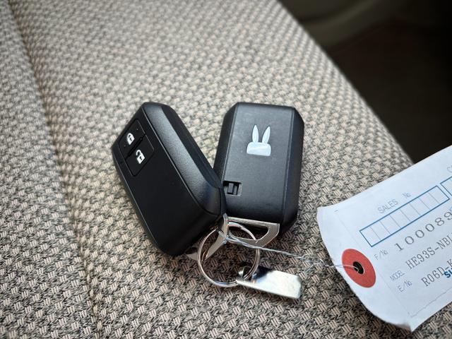 アルトラパン ＨＹＢＲＩＤ　Ｌ　６型　オーディオレス　ＬＥＤヘッドランプ　デュアルセンサーブレーキＩＩ｜ＬＥＤヘッドランプ｜１４インチフルホイールキャップ｜フルオートエアコン｜マイルドハイブリッド｜プレミアムＵＶ＆ＩＲカットガラス（フロントドア）｜ＵＳＢ電源ソケット｜（25枚目）