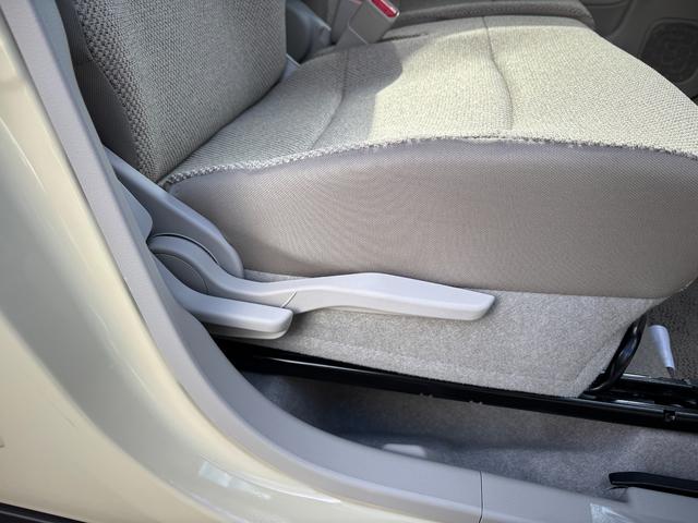 アルトラパン ＨＹＢＲＩＤ　Ｌ　６型　オーディオレス　ＬＥＤヘッドランプ　デュアルセンサーブレーキＩＩ｜ＬＥＤヘッドランプ｜１４インチフルホイールキャップ｜フルオートエアコン｜マイルドハイブリッド｜プレミアムＵＶ＆ＩＲカットガラス（フロントドア）｜ＵＳＢ電源ソケット｜（40枚目）