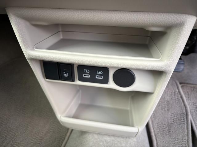 アルトラパン ＨＹＢＲＩＤ　Ｌ　６型　オーディオレス　ＬＥＤヘッドランプ　デュアルセンサーブレーキＩＩ｜ＬＥＤヘッドランプ｜１４インチフルホイールキャップ｜フルオートエアコン｜マイルドハイブリッド｜プレミアムＵＶ＆ＩＲカットガラス（フロントドア）｜ＵＳＢ電源ソケット｜（48枚目）