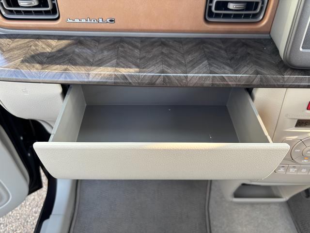 アルトラパンLC LC HYBRID X 6型 4WD 衝突被害軽減ブレーキ デュアルセンサーブレーキII|LEDヘッドランプ|シートヒーター|LC専用フロントグリル|アルミホイール|本革巻きステアリングホイール|照明付バニティミラー|ナノイー搭載フルオートエアコン|(34枚目)