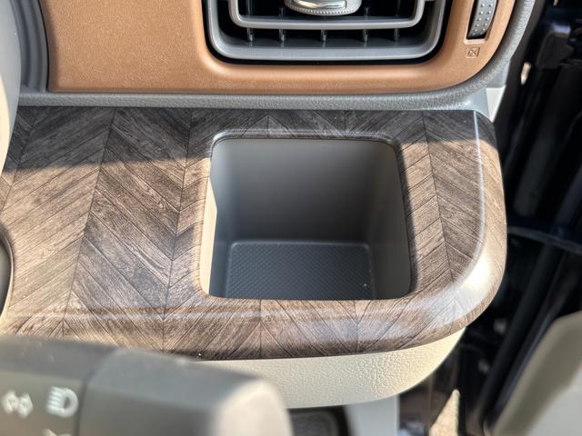 アルトラパンLC LC HYBRID X 6型 4WD 衝突被害軽減ブレーキ デュアルセンサーブレーキII|LEDヘッドランプ|シートヒーター|LC専用フロントグリル|アルミホイール|本革巻きステアリングホイール|照明付バニティミラー|ナノイー搭載フルオートエアコン|(36枚目)