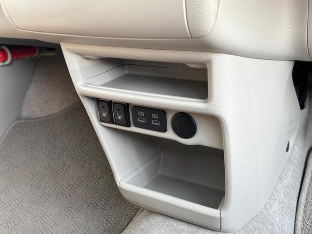 アルトラパンLC LC HYBRID X 6型 4WD 衝突被害軽減ブレーキ デュアルセンサーブレーキII|LEDヘッドランプ|シートヒーター|LC専用フロントグリル|アルミホイール|本革巻きステアリングホイール|照明付バニティミラー|ナノイー搭載フルオートエアコン|(43枚目)