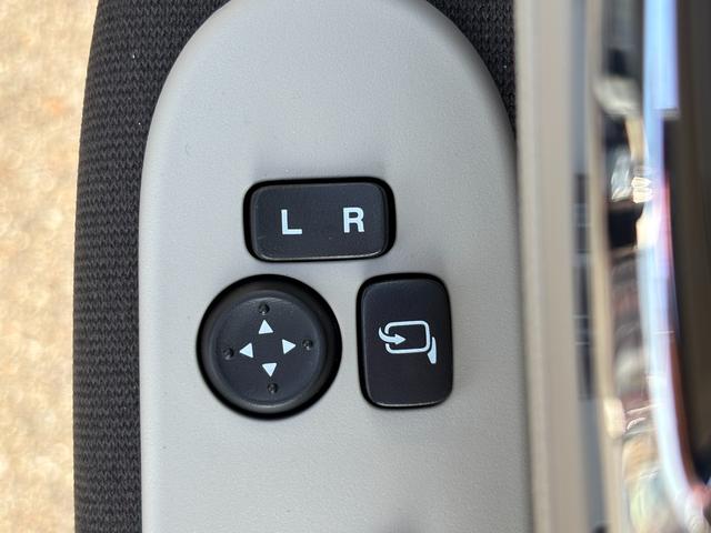 アルトラパンLC LC HYBRID X 6型 4WD 衝突被害軽減ブレーキ デュアルセンサーブレーキII|LEDヘッドランプ|シートヒーター|LC専用フロントグリル|アルミホイール|本革巻きステアリングホイール|照明付バニティミラー|ナノイー搭載フルオートエアコン|(46枚目)