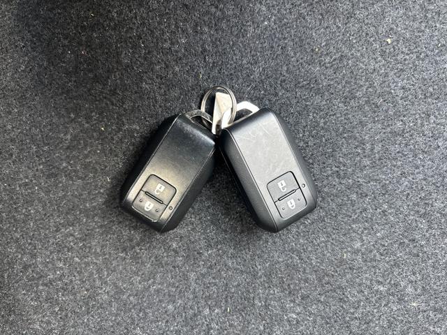 �X�Y�L���̕��ɂ̒��ÎԂ́A�ǎ��Ԃ݂̂���葵���Ă���܂��B�y�E���^�Ԗ�킸�L�x�Ɏ�葵���Ă���܂�