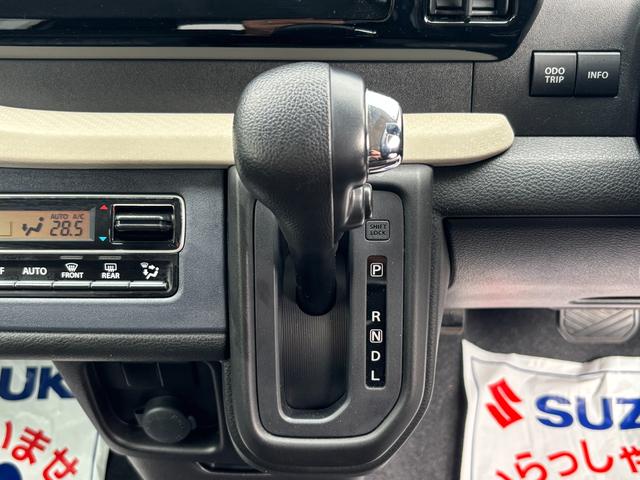 �X�Y�L���̕��ɂ̒��ÎԂ́A�ǎ��Ԃ݂̂���葵���Ă���܂��B�y�E���^�Ԗ�킸�L�x�Ɏ�葵���Ă���܂�