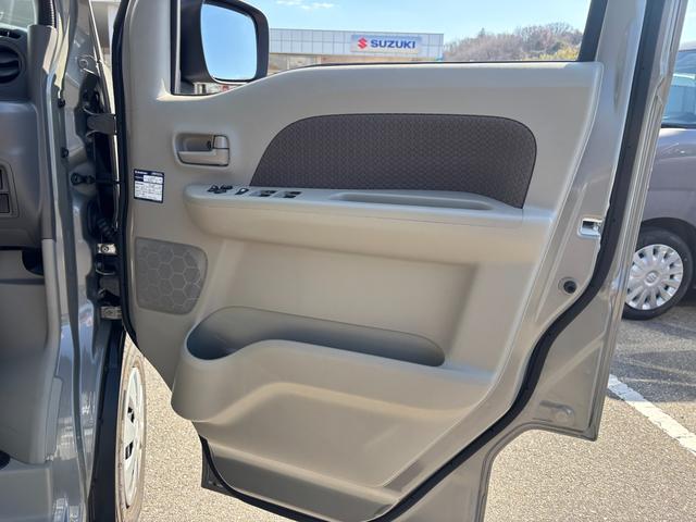 エブリイ JOINターボ 6型 バックカメラ付オーディオ LEDライト デュアルカメラブレーキ|キーレスプッシュスタート|USB電源ソケット|フルホイールキャップ|運転席シートヒーター|アイドリングストップ|LEDヘッドランプ|電動格納式ドアミラー|(28枚目)