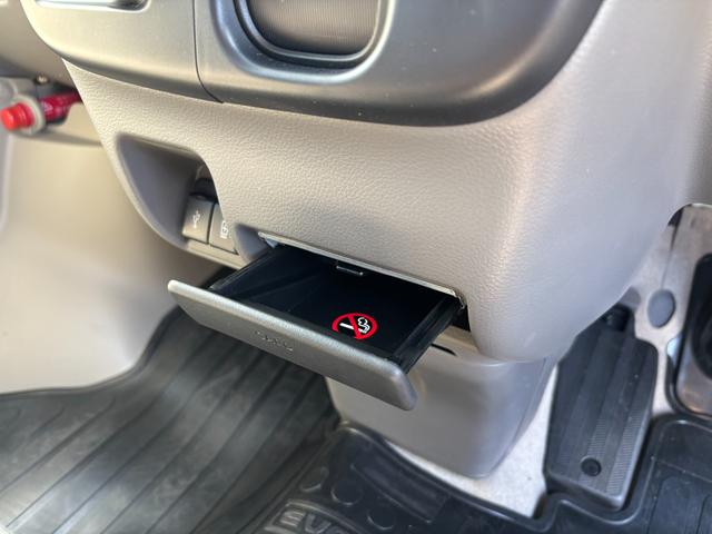 エブリイ JOINターボ 6型 バックカメラ付オーディオ LEDライト デュアルカメラブレーキ|キーレスプッシュスタート|USB電源ソケット|フルホイールキャップ|運転席シートヒーター|アイドリングストップ|LEDヘッドランプ|電動格納式ドアミラー|(37枚目)