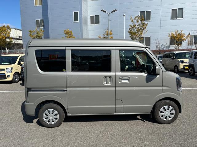 エブリイ JOINターボ 6型 バックカメラ付オーディオ LEDライト デュアルカメラブレーキ|キーレスプッシュスタート|USB電源ソケット|フルホイールキャップ|運転席シートヒーター|アイドリングストップ|LEDヘッドランプ|電動格納式ドアミラー|(64枚目)