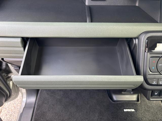 スペーシア ギア　ＨＹＢＲＩＤ　ＸＺターボ　４ＷＤ　全方位モニター付ナビ　デュアルセンサーブレーキＩＩ｜後席両側ワンアクションパワースライド｜アダプティブクルーズコントロール｜ステアリングヒーター｜電動パーキングブレーキ｜マルチユースフラップ｜シートヒーター｜（52枚目）