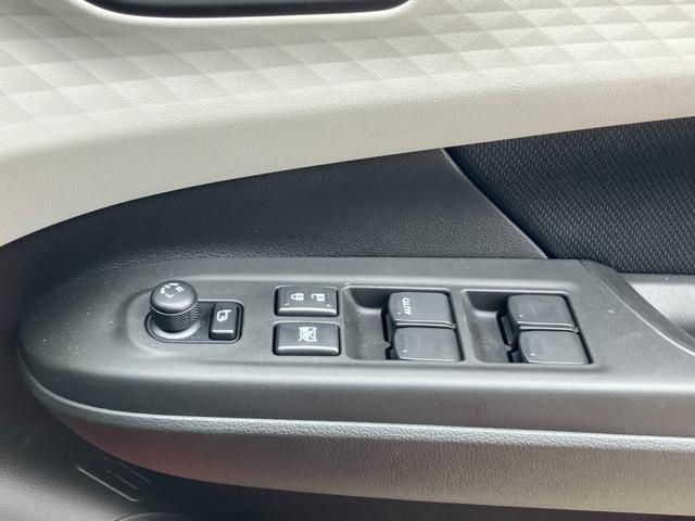 ���������Ԃ���A�l�C�̒��ÎԁB���Б��W���䐔�R�O�O��I�L�x�ȍ݌ɂ��炨�q�l�ɂ҂�����̂P������T���������܂��B