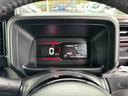 フットワークの軽い、運転ラクラクの足回り。タイヤの溝も、まだまだ!くわしくはスタッフへ。