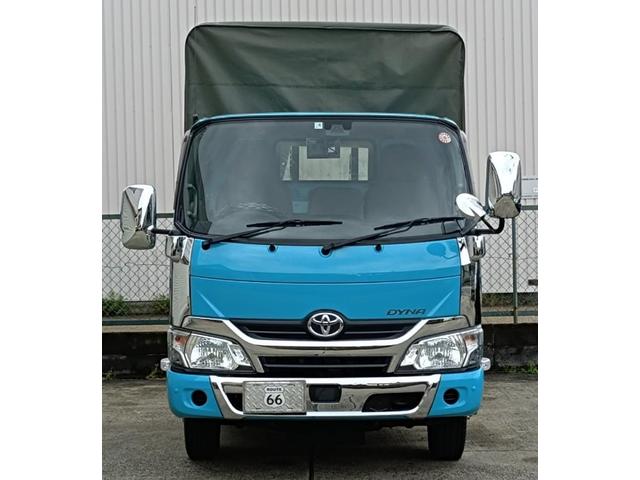 ダイナトラック ２ｔ積　幌車　オートマチック　４．０ディーゼルターボ　４ナンバー　脱着式幌　プリクラッシュ　車線逸脱警報　ＶＳＣ　ＴＲＣ　ミラー型バックモニター　アイドリングストップ　左電格ミラー　ＥＣＴＰＷＲ　荷台床鉄板貼　荷台作業灯　車両総重量４５４５ｋｇ（5枚目）