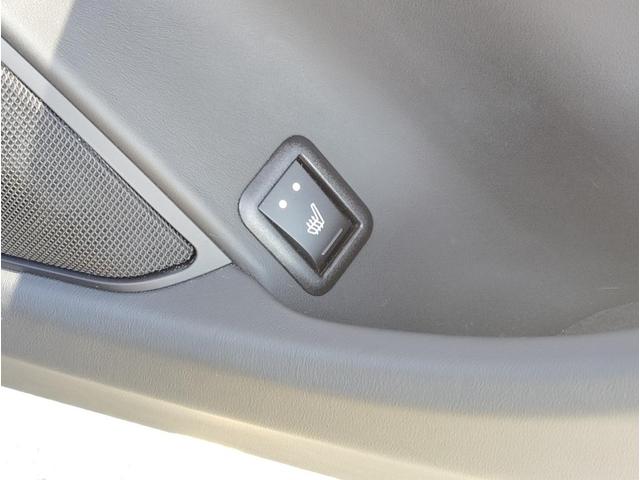 レヴァンテ S パノラマサンルーフ 赤革 全方位カメラ 右ハンドル 430馬力 カーボンインテリア 純正21インチアンテオブラックホイール 後席モニター パワートランク 前後シートヒーター レッドキャリパー パドルシフト 純正ナビ&TV ネロリベーレマイカ(20枚目)