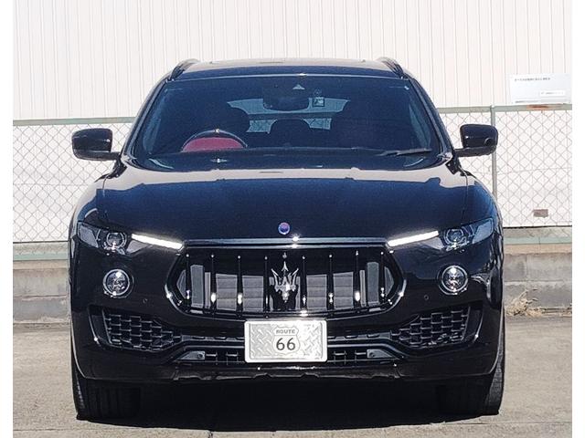 レヴァンテ S パノラマサンルーフ 赤革 全方位カメラ 右ハンドル 430馬力 カーボンインテリア 純正21インチアンテオブラックホイール 後席モニター パワートランク 前後シートヒーター レッドキャリパー パドルシフト 純正ナビ&TV ネロリベーレマイカ(25枚目)