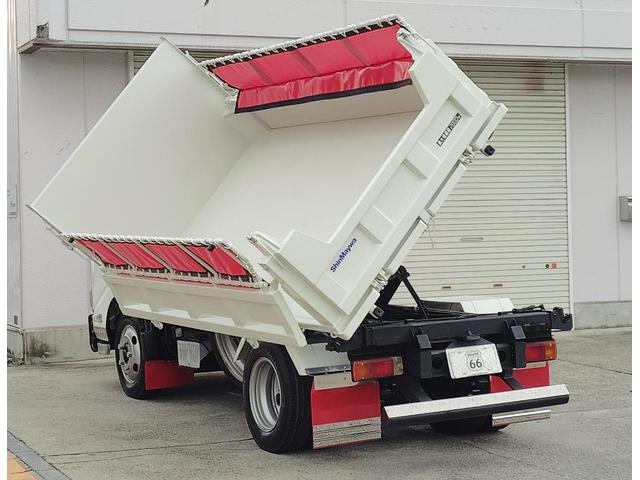 デュトロ 三転ダンプ　２ｔ積　新明和　コボレーン　ダム式加工　中間ピン　あゆみ掛け　三方開　５速　４．０ディーゼルターボ　４ナンバー　坂道発進補助　左電格ミラー　ＥＣＯＭＯＤＥ　アイドリングストップ　ＥＴＣ　アイゼロセブンバンパー　ＥＶＡシート泥よけ　総重量５２２５ｋｇ（28枚目）