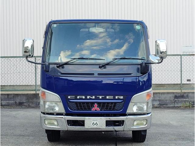 キャンター 全低床３ｔ積　６００Ｋｇ垂直パワーゲート　オートマチック　４．９ディーゼルターボ　４ナンバー　新明和　荷台床鉄板貼り　三方開　左電格ミラー　ブルーテック純正メッキバンパー　アルミ縞板ステンレス架装　ＥＶＡシート泥よけ　新品ハンドルカバー　ＮｏｘＰＭ適合（18枚目）