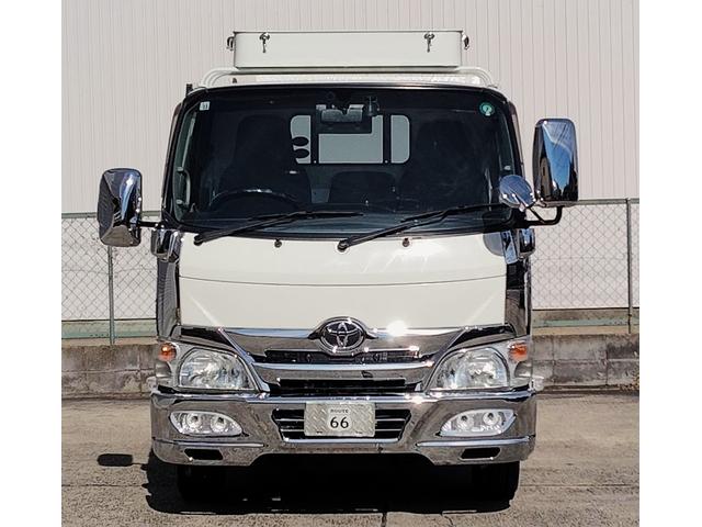 ダイナトラック ３ｔ積　１０００Ｋｇアーム式パワーゲート　ラジコン　５速　４．０ディーゼルターボ　荷台床鉄板貼り　ルーフキャリア　アイゼロセブンバンパー　アルミ縞板あおりカバー　ＥＶＡシート泥よけ　あおりステンレスロープ通し　バックカメラ　左電格　ＥＴＣ　三方開　１ナンバー（12枚目）