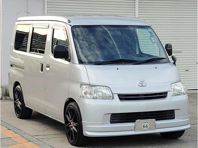 ライトエースバン ＧＬ　７５０ｋｇ積　ローダウン　ヒッチメンバー　ベットキット　オートマチック　社外１７インチＡＷ　社外フロントスポイラー　社外ＬＥＤヘッドライト　メモリーナビ　フルセグＴＶ　ＥＴＣ　パワーウィンド　ウッド調パネル　リア５面フイルム貼り　総重量２１００ｋｇ（4枚目）