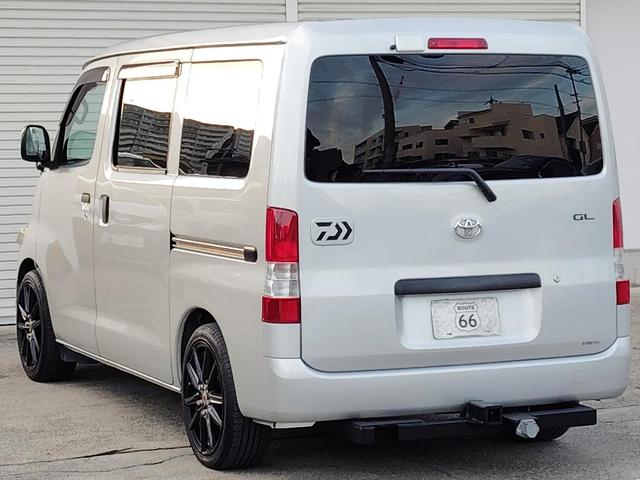 ライトエースバン ＧＬ　７５０ｋｇ積　ローダウン　ヒッチメンバー　ベットキット　オートマチック　社外１７インチＡＷ　社外フロントスポイラー　社外ＬＥＤヘッドライト　メモリーナビ　フルセグＴＶ　ＥＴＣ　パワーウィンド　ウッド調パネル　リア５面フイルム貼り　総重量２１００ｋｇ（6枚目）