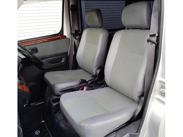 ライトエースバン ＧＬ　７５０ｋｇ積　ローダウン　ヒッチメンバー　ベットキット　オートマチック　社外１７インチＡＷ　社外フロントスポイラー　社外ＬＥＤヘッドライト　メモリーナビ　フルセグＴＶ　ＥＴＣ　パワーウィンド　ウッド調パネル　リア５面フイルム貼り　総重量２１００ｋｇ（21枚目）