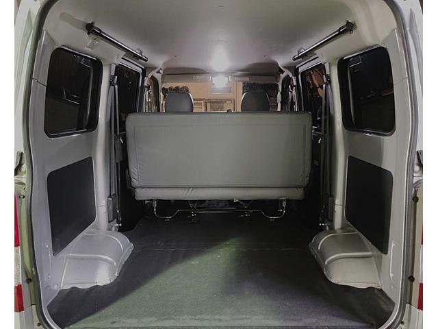 ライトエースバン ＧＬ　７５０ｋｇ積　ローダウン　ヒッチメンバー　ベットキット　オートマチック　社外１７インチＡＷ　社外フロントスポイラー　社外ＬＥＤヘッドライト　メモリーナビ　フルセグＴＶ　ＥＴＣ　パワーウィンド　ウッド調パネル　リア５面フイルム貼り　総重量２１００ｋｇ（27枚目）