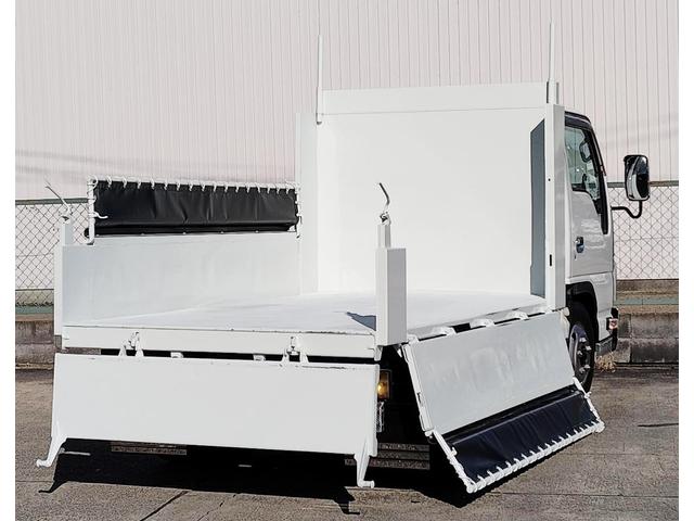 エルフトラック 全低床３ｔ積ダンプ　コボレーン　プロテクターかさ上げ　６速　３．０ディーゼルターボ　４ナンバー　極東　荷台床鉄板増貼　アイゼロセブンバンパー　左電格ミラー　ＡＳＲ　坂道発進補助　ＥＣＯＮＯ　ドラレコ　ＥＴＣ　ＵＳＢポート　新品ハンドルカバー　総重量５９８５ｋｇ（6枚目）