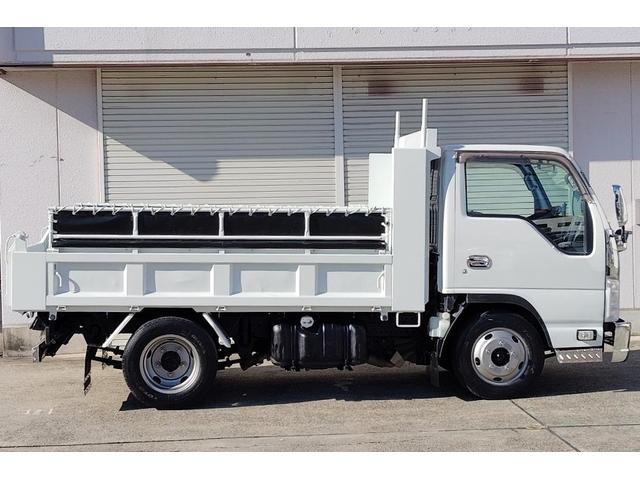 エルフトラック 全低床３ｔ積ダンプ　コボレーン　プロテクターかさ上げ　６速　３．０ディーゼルターボ　４ナンバー　極東　荷台床鉄板増貼　アイゼロセブンバンパー　左電格ミラー　ＡＳＲ　坂道発進補助　ＥＣＯＮＯ　ドラレコ　ＥＴＣ　ＵＳＢポート　新品ハンドルカバー　総重量５９８５ｋｇ（13枚目）