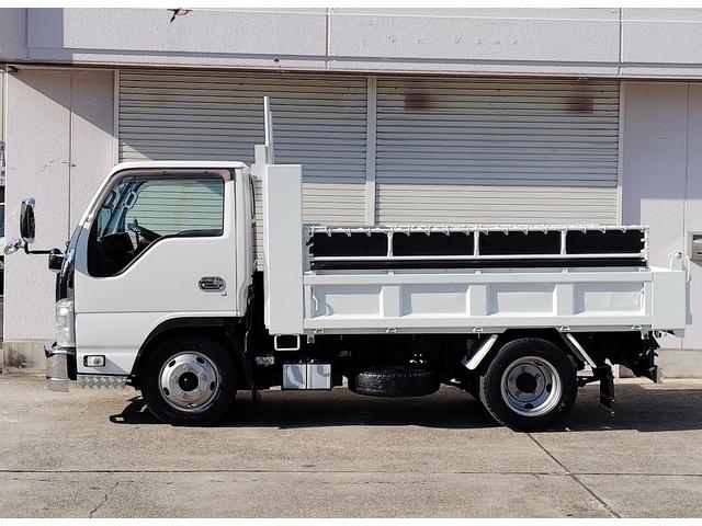 エルフトラック 全低床３ｔ積ダンプ　コボレーン　プロテクターかさ上げ　６速　３．０ディーゼルターボ　４ナンバー　極東　荷台床鉄板増貼　アイゼロセブンバンパー　左電格ミラー　ＡＳＲ　坂道発進補助　ＥＣＯＮＯ　ドラレコ　ＥＴＣ　ＵＳＢポート　新品ハンドルカバー　総重量５９８５ｋｇ（19枚目）