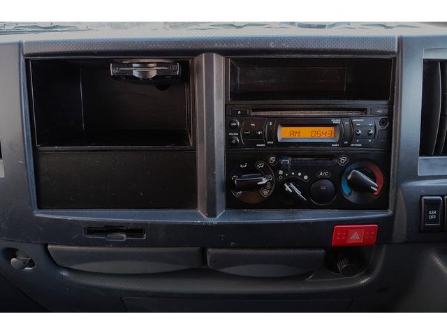 エルフトラック 全低床３ｔ積ダンプ　コボレーン　プロテクターかさ上げ　６速　３．０ディーゼルターボ　４ナンバー　極東　荷台床鉄板増貼　アイゼロセブンバンパー　左電格ミラー　ＡＳＲ　坂道発進補助　ＥＣＯＮＯ　ドラレコ　ＥＴＣ　ＵＳＢポート　新品ハンドルカバー　総重量５９８５ｋｇ（30枚目）