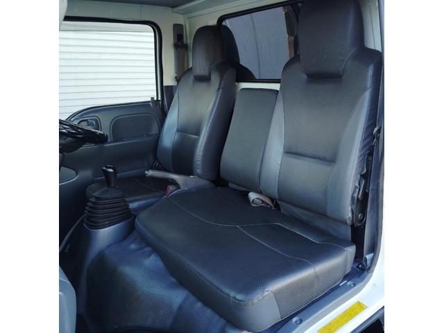 エルフトラック 全低床３ｔ積ダンプ　コボレーン　プロテクターかさ上げ　６速　３．０ディーゼルターボ　４ナンバー　極東　荷台床鉄板増貼　アイゼロセブンバンパー　左電格ミラー　ＡＳＲ　坂道発進補助　ＥＣＯＮＯ　ドラレコ　ＥＴＣ　ＵＳＢポート　新品ハンドルカバー　総重量５９８５ｋｇ（33枚目）