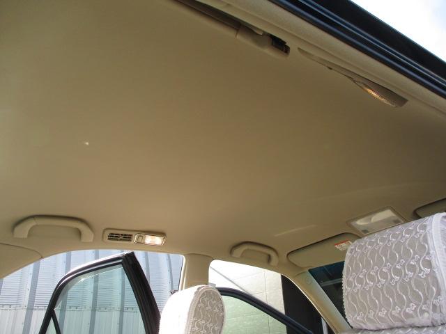 クラウン ロイヤルサルーンＧ　後期型　ワンオーナー　禁煙車　ＳＤナビＴＶ　ＥＴＣ　ＨＩＤ　Ｆシート左右パワーシート　ＨＩＤライト　純正マットバイザー　純正１６アルミ　レグノ　ＧＯＯ鑑定車（12枚目）