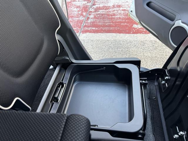 ハスラー Xターボ 4WDXターボ ダウンヒル機能 シートヒーター ツートンカラー ナビ バックカメラ ETC ルーフキャリア(27枚目)