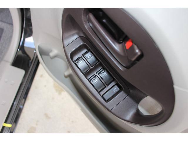 パッソ Ｇ　【自社ローン可】走行距離１．４万ｋｍ　ＥＴＣ　スマートキー　オートエアコン　ＣＤプレイヤー　電動格納ミラー　ＡＢＳ　パワーウィンドウ　パワステ　平成２６年式（10枚目）