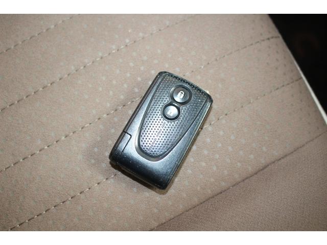 ミラココア ココアプラスＸスペシャルコーデ　純正ナビ　ワンセグＴＶ　スマートキー　盗難防止システム　オートエアコン　　電動格納ミラー　パワーウィンドウ　パワーステアリング　ＡＢＳ　運転席・助手席エアバッグ　平成２６年式（6枚目）