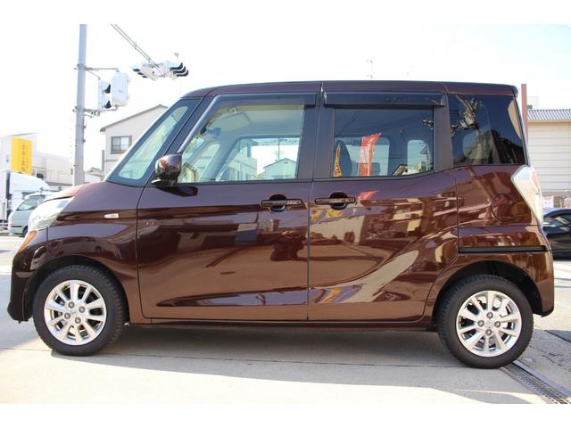 デイズルークス Ｘ　Ｖセレクション　純正ナビ　全周囲カメラ　ＥＴＣ　両側電動スライドドア　フルセグＴＶ　キーレス　衝突被害軽減ブレーキ　横滑り防止装置　オートエアコン　サイドエアバッグ　電格ミラー　パワーウィンドウ　平成２８年式（9枚目）