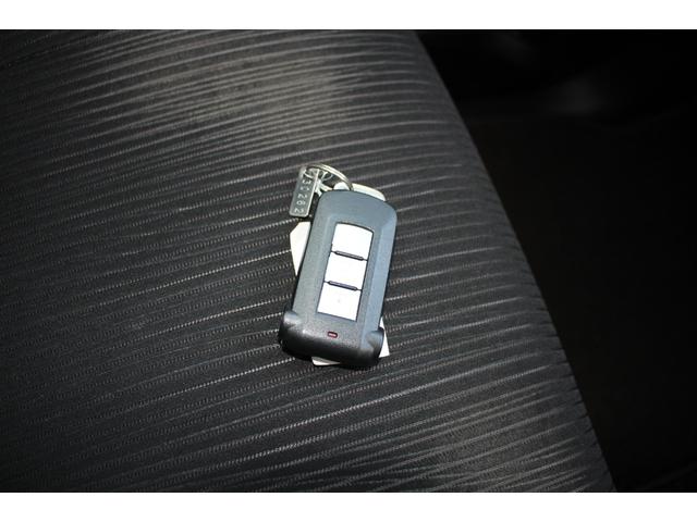 デイズルークス Ｘ　Ｖセレクション　純正ナビ　全周囲カメラ　ＥＴＣ　両側電動スライドドア　フルセグＴＶ　キーレス　衝突被害軽減ブレーキ　横滑り防止装置　オートエアコン　サイドエアバッグ　電格ミラー　パワーウィンドウ　平成２８年式（17枚目）