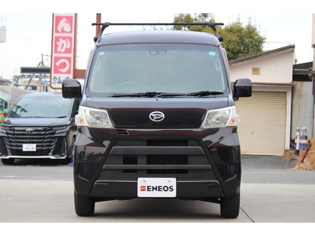 ハイゼットカーゴ クルーズターボＳＡＩＩＩ　ＳＤナビ　フルセグＴＶ　Ｂｌｕｅｔｏｏｔｈ　ＥＴＣ　キーレス　衝突被害軽減ブレーキ　横滑り防止装置　電格ミラー　パワーウィンドウ　ターボ　ミュージックサーバー　取扱書・メンテノート　ＡＢＳ　Ｈ３０年式（67枚目）