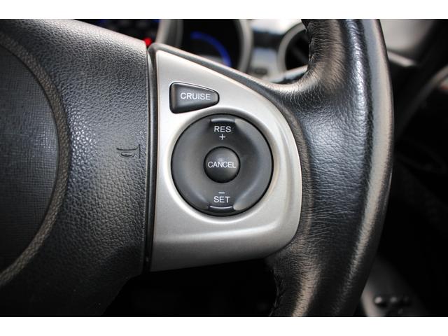 �N���[�Y�R���g���[���t���ł������x�����ɕۂĂ�̂ŁA�������H�Ȃǂł̉^�]���y����ł���`��